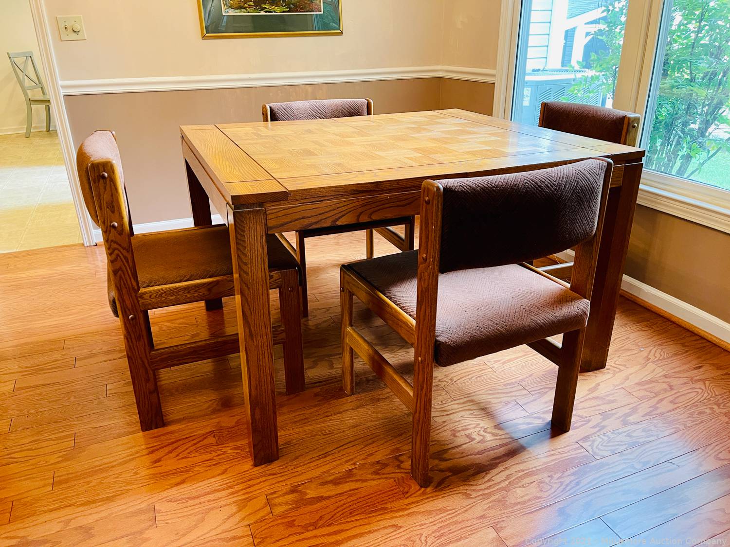 wambold dining table