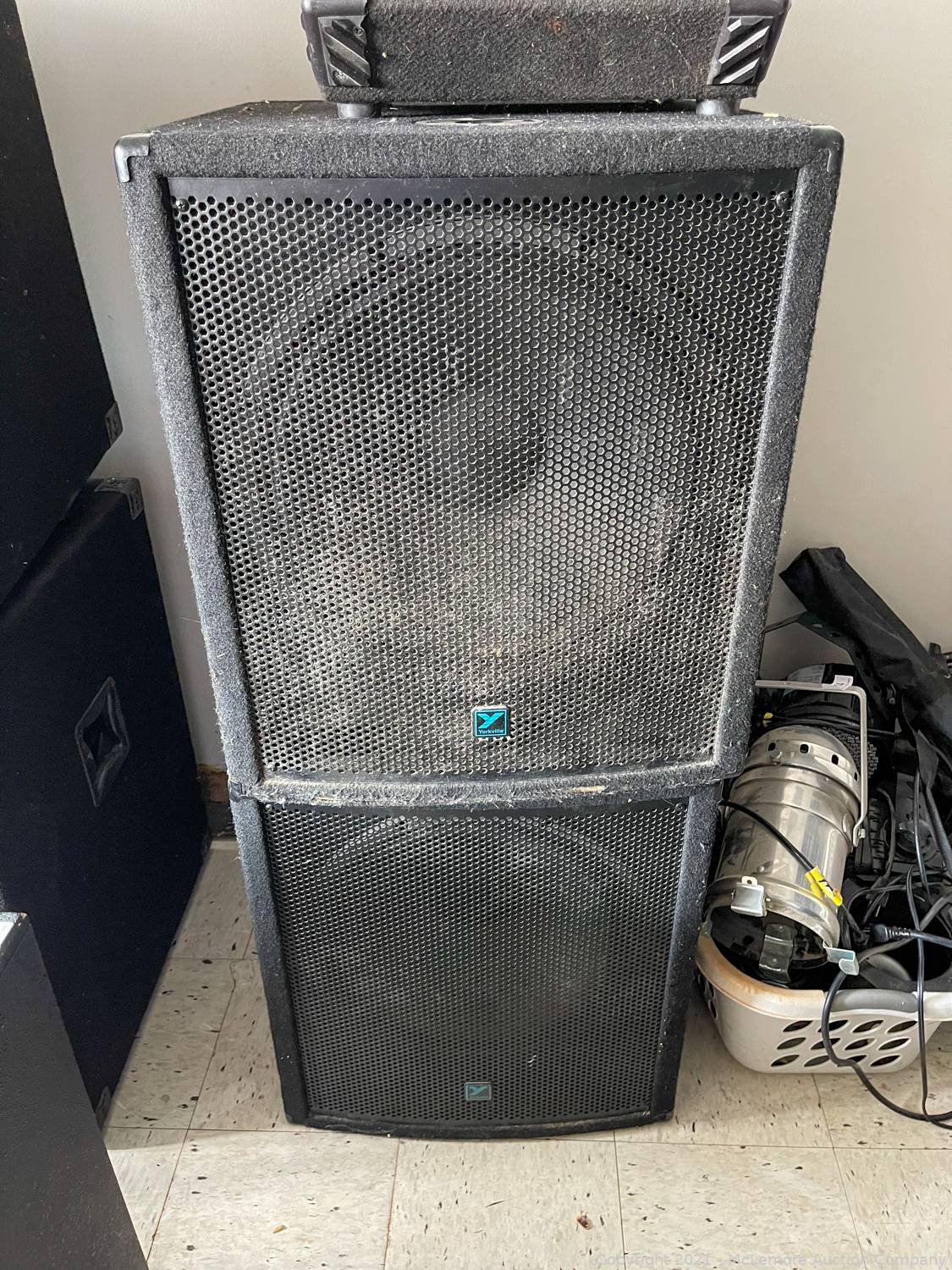 McLemore Auction Company Auction Audio Equipment, Restaurant