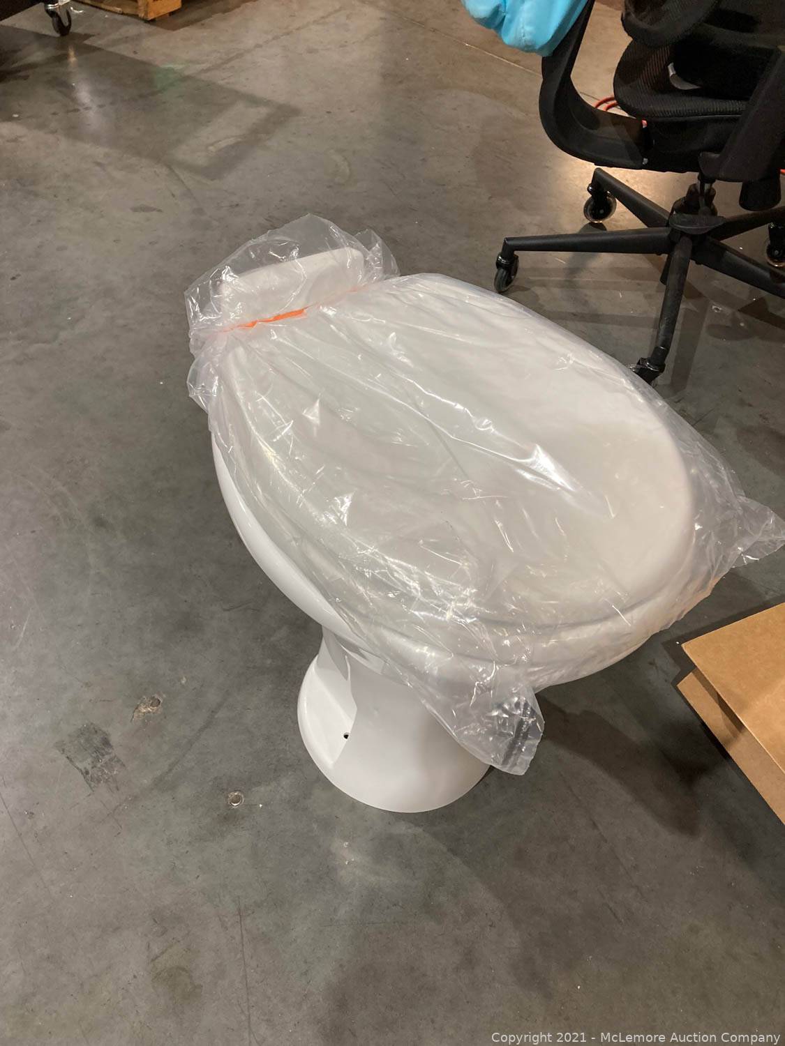 McLemore Auction Company Auction SUNDAY AUCTION Office, Decor