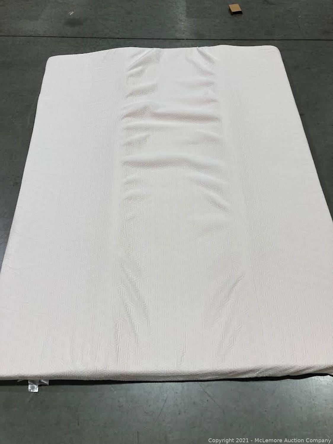 McLemore Auction Company Auction Gaming Computer, Decor, Furniture