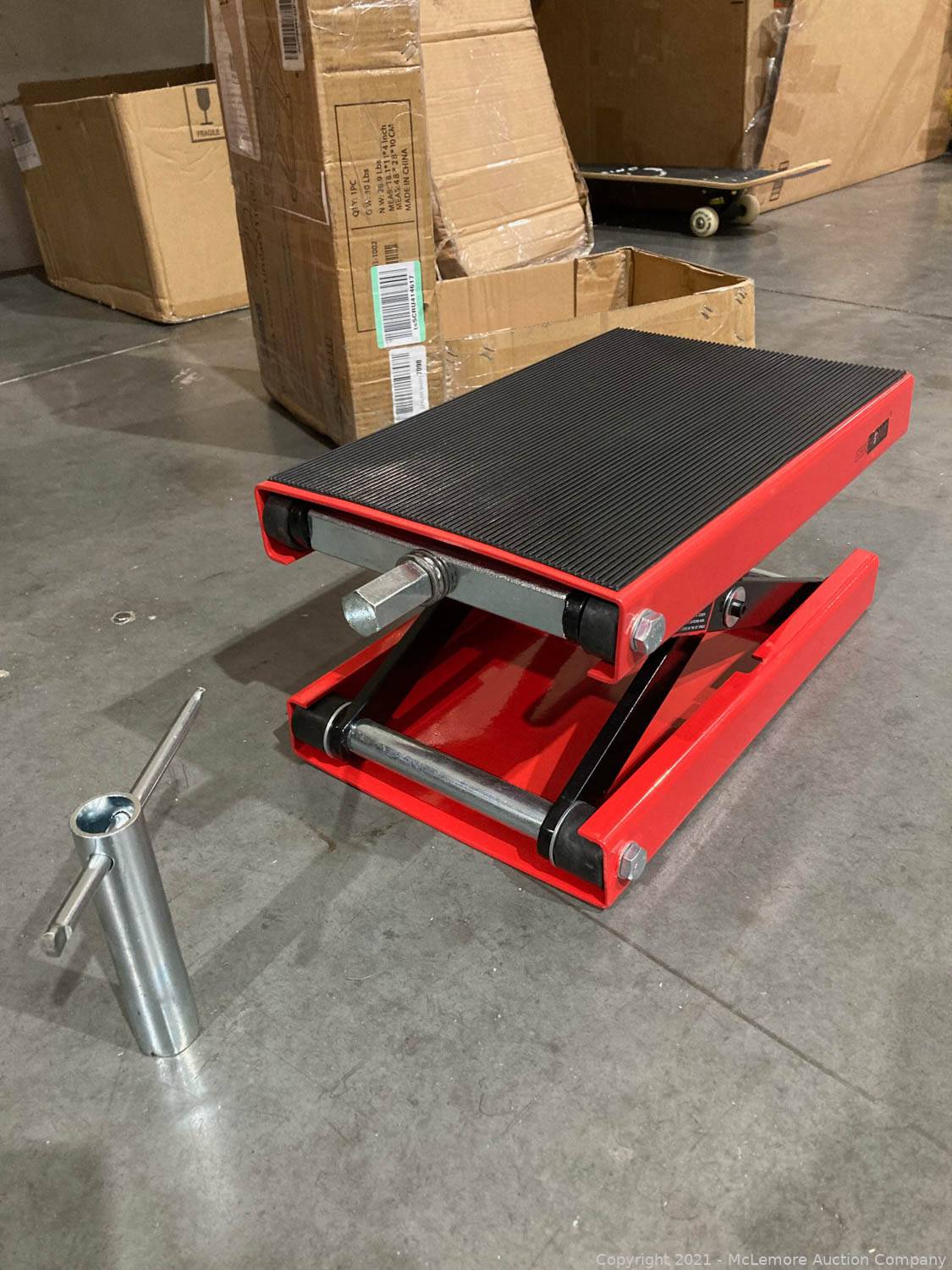 McLemore Auction Company Auction Shelving, Sporting Goods, Baby and