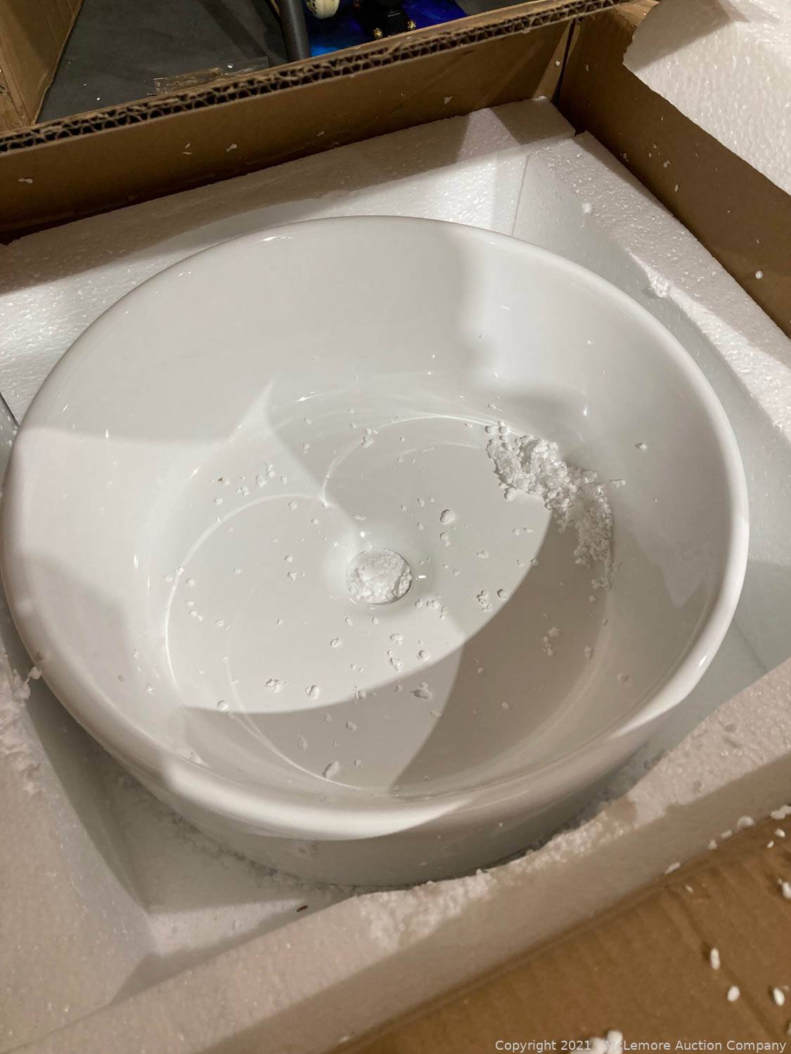 McLemore Auction Company Auction High End Knives, Electronics, Tools