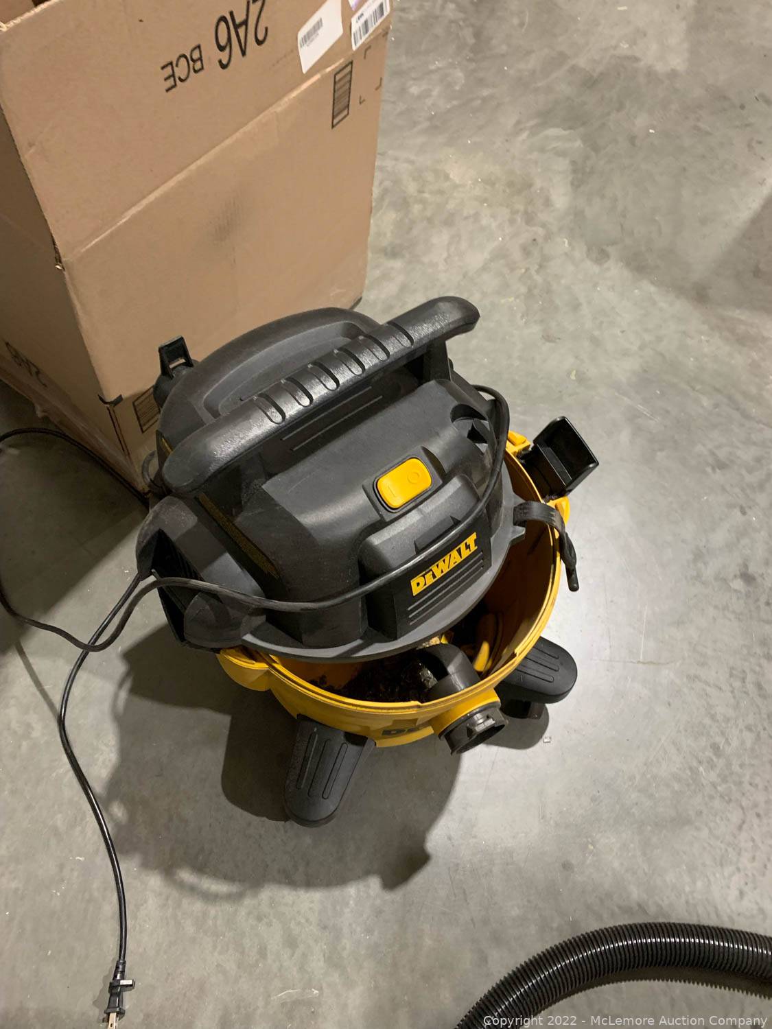 McLemore Auction Company Auction Automotive Accessories, Storage