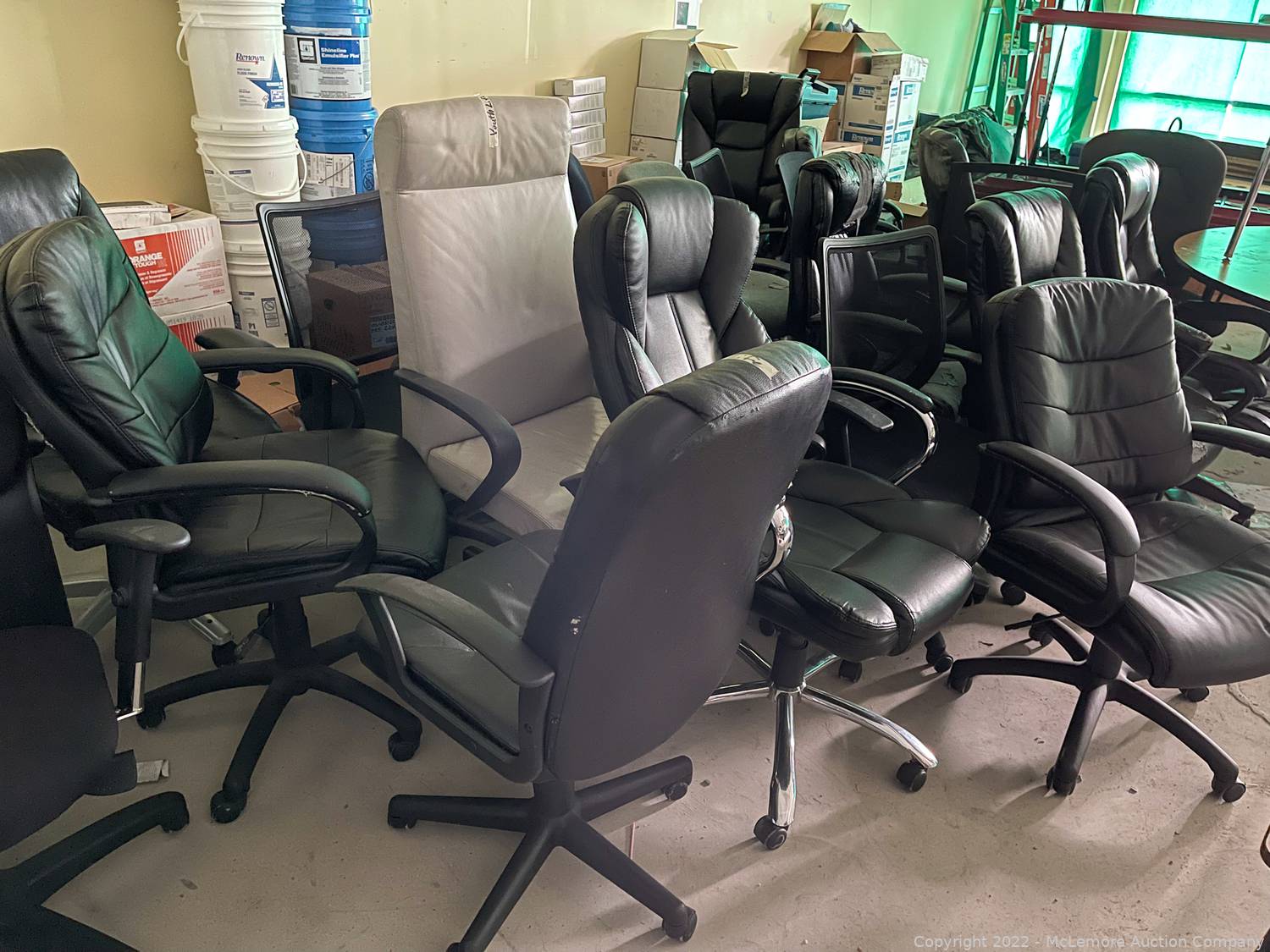 McLemore Auction Company Auction John Deere X730 Lawn Tractors, Lawn