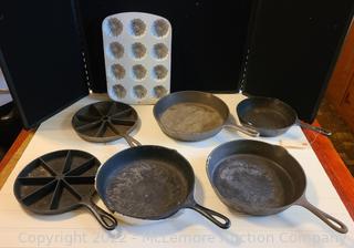 6 Pieces of Cast Iron Cookware with Bundt Fluted Muffin Pan