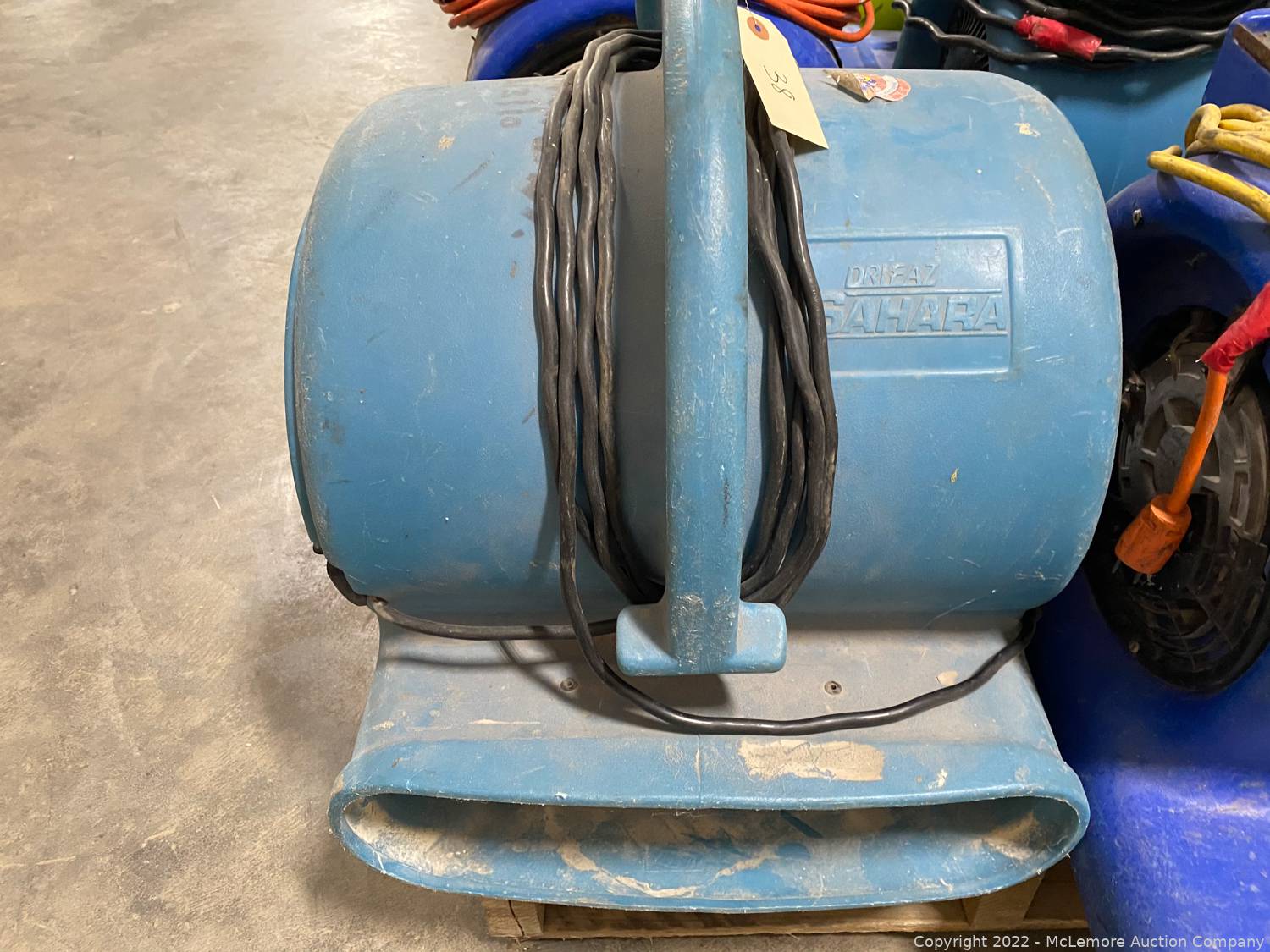 McLemore Auction Company Auction Forklift, Scissor Lift, Trailers