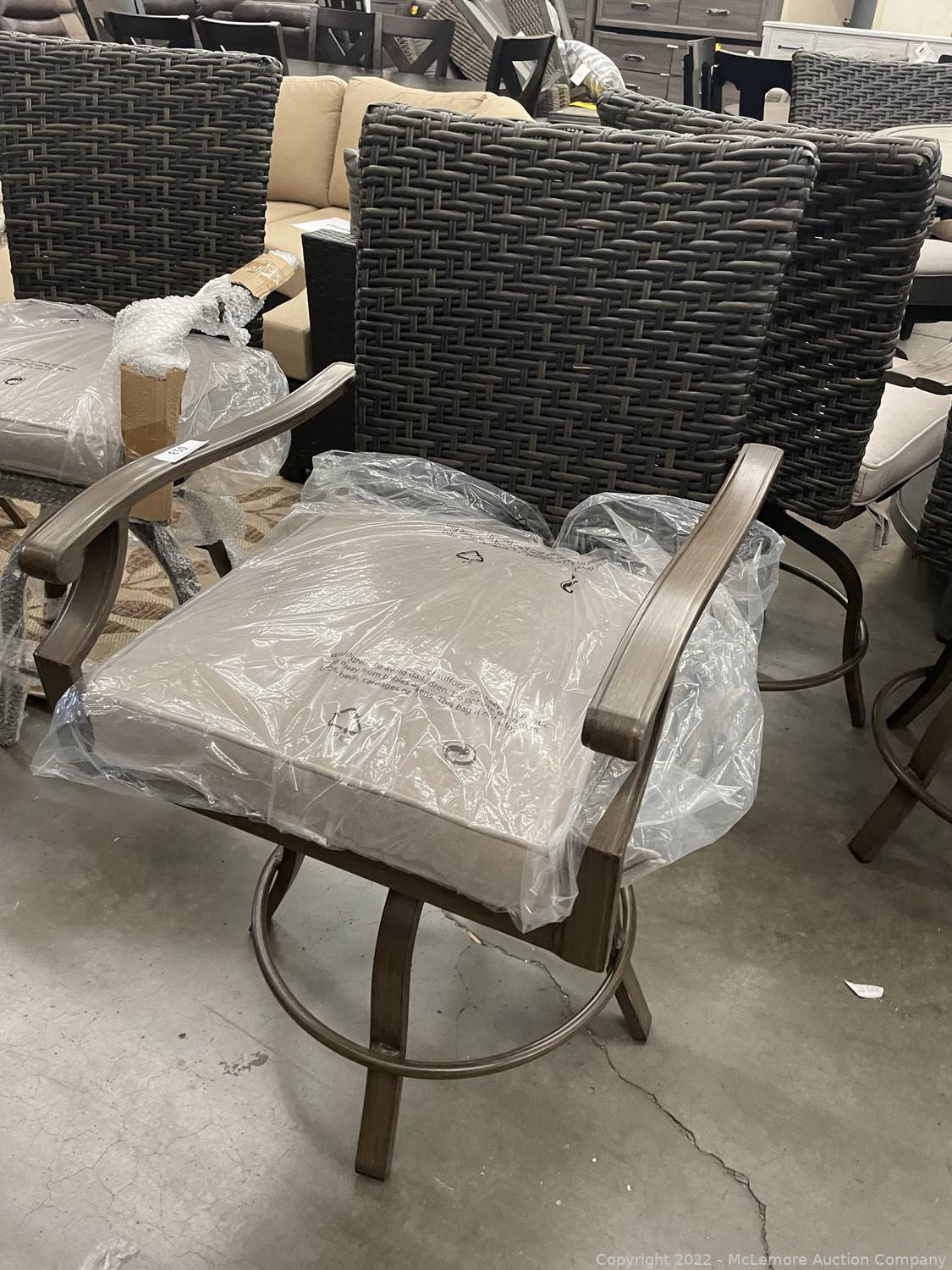 McLemore Auction Company Auction Outdoor Patio Furniture, Chaise