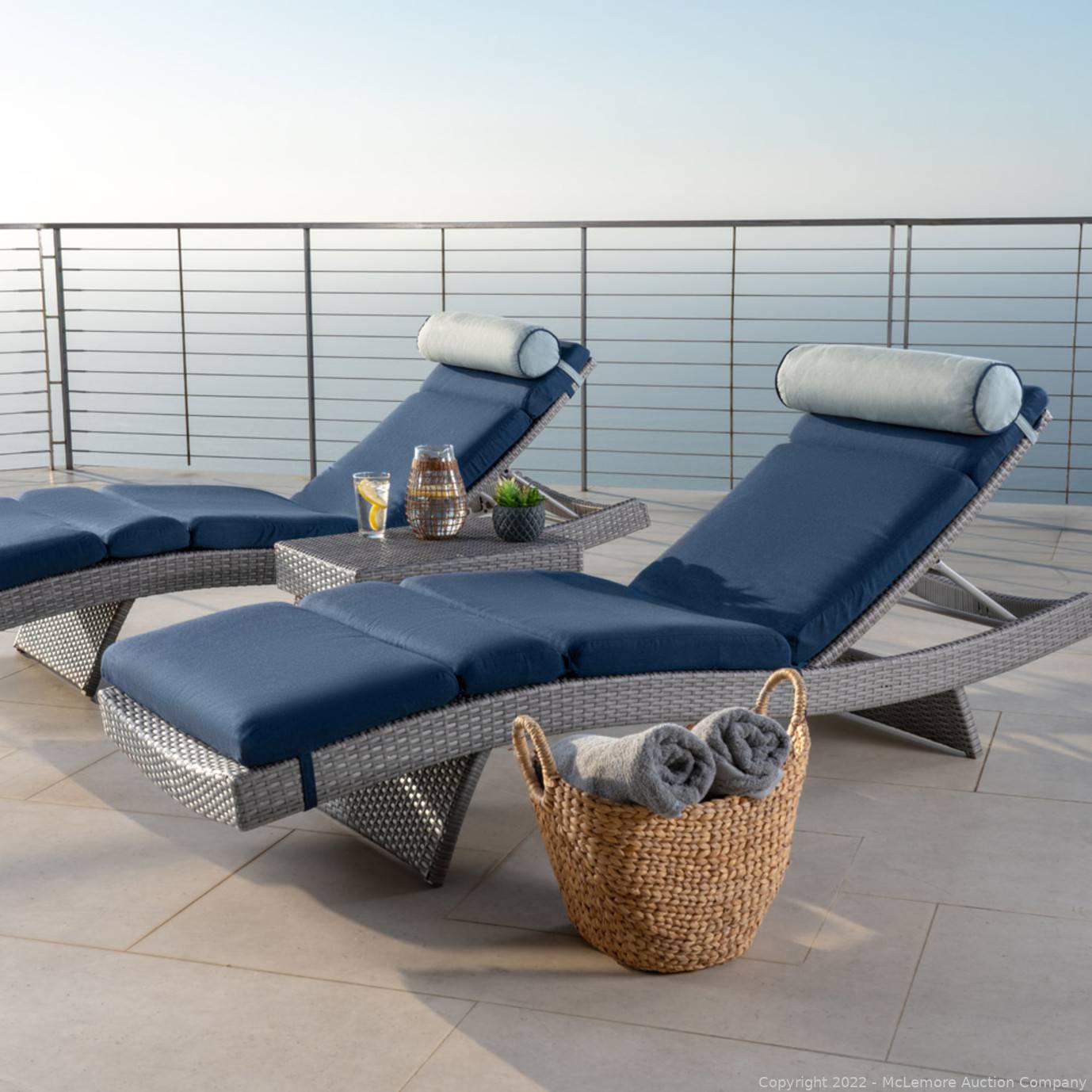 McLemore Auction Company Auction LifeSmart 3D Zero Gravity Massage