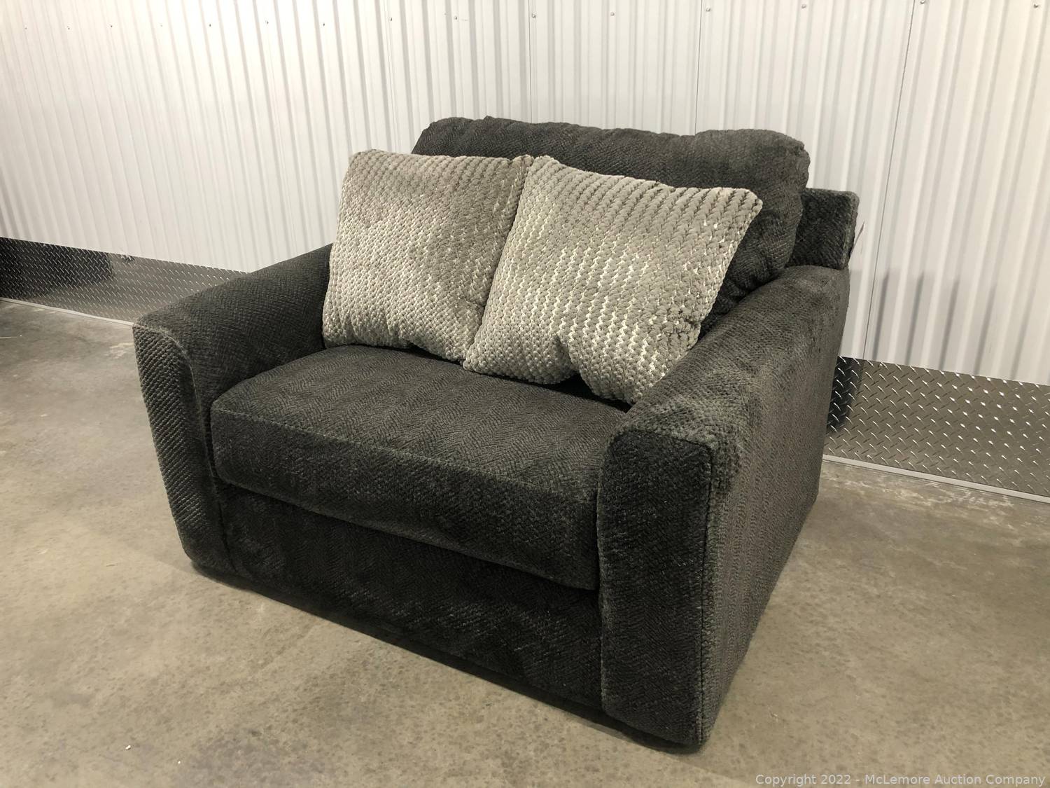 McLemore Auction Company Auction Assorted Interior, Exterior and