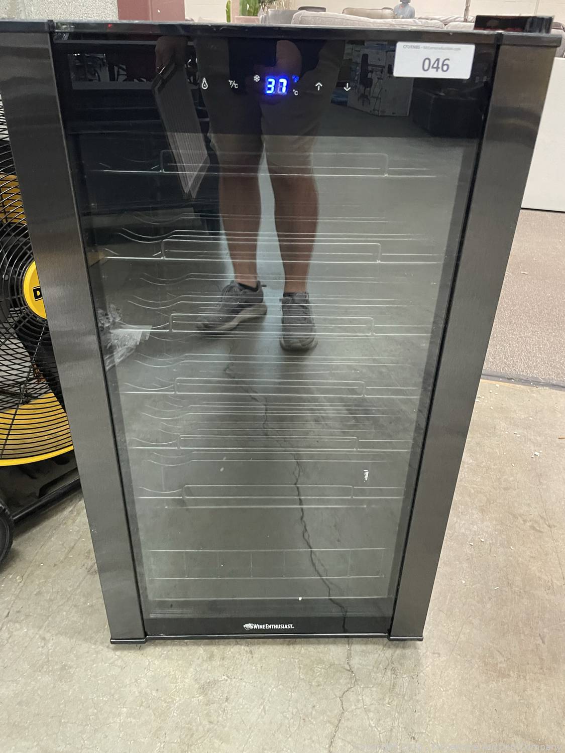 McLemore Auction Company Auction Kamada Joe II Grill, Bar Stools