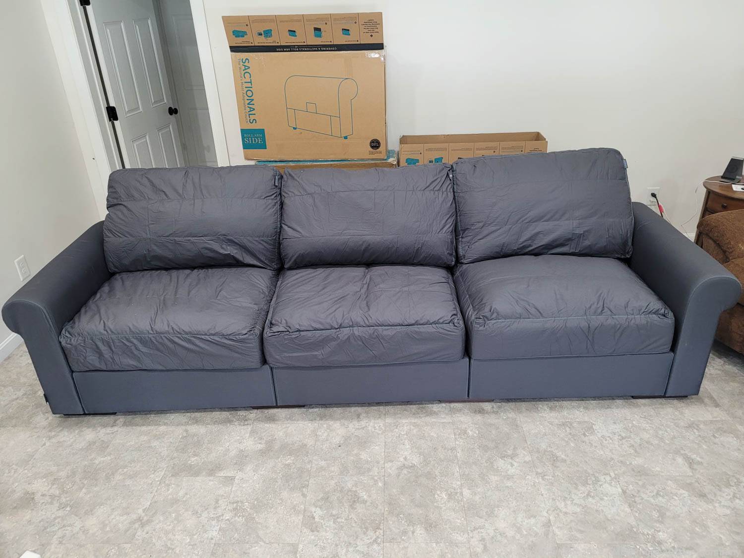 McLemore Auction Company Auction Modern Modular High End Sofas