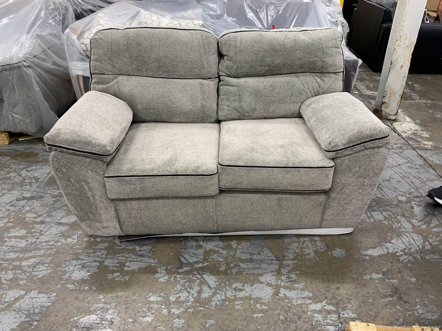 McLemore Auction Company Auction Modular High End Bean Bags and