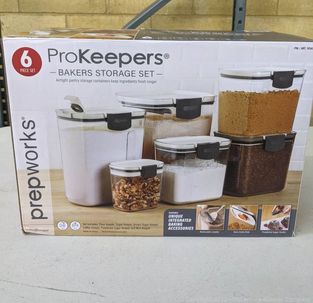 McLemore Auction Company Auction Snapware, Pyrex, OXO Softworks