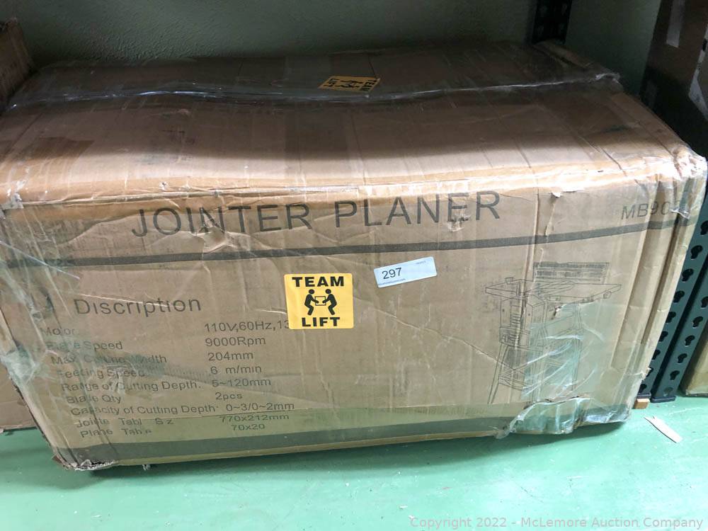 McLemore Auction Company Auction Guitars, Musical Instruments