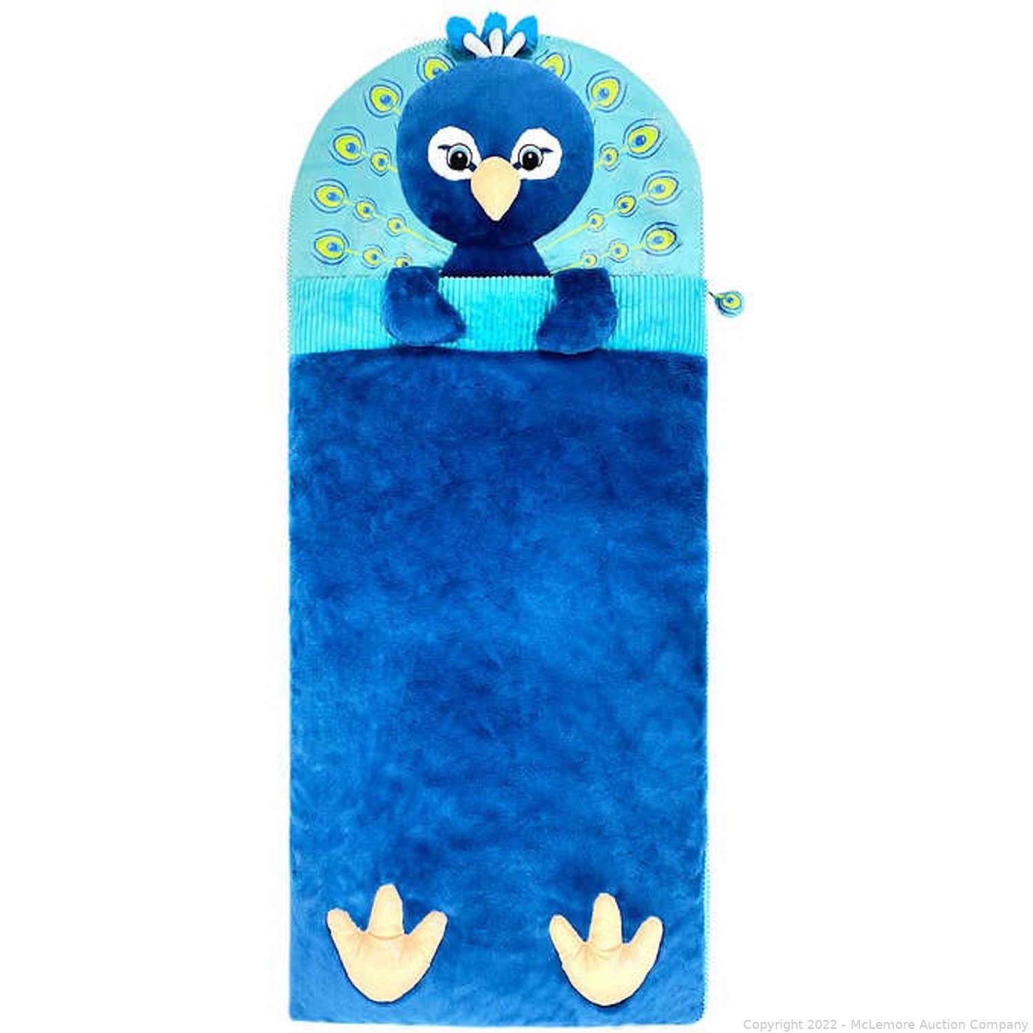 McLemore Auction Company Auction Pillows, Bedding, Comforters