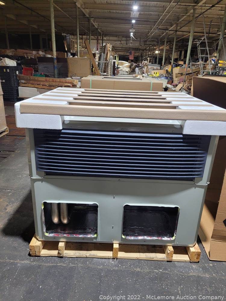 McLemore Auction Company Auction HVAC Package Units Both Electric