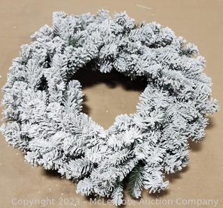 KING OF CHRISTMAS 24" King Flock Artificial Christmas Wreath Unlit. Appears new. 