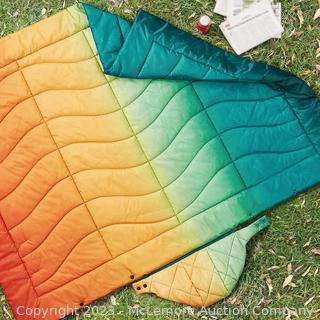 Weatherproof Vintage Outdoor Blanket- GREEN (New - Open Box)