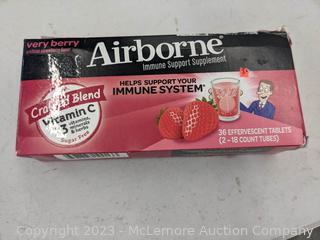Airborne Vitamin C 1000mg (per serving) - Very Berry Effervescent Tablets (36 count in a box) (New - Open Box)