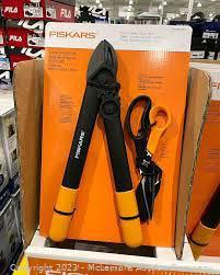 Fiskars Lopper And Garden Shear Set - Patented PowerGear® Technology That Multiplies Leverage  - Powers Through Branches Up to 1 1/4? - SEE LINK  (New - Open Box)