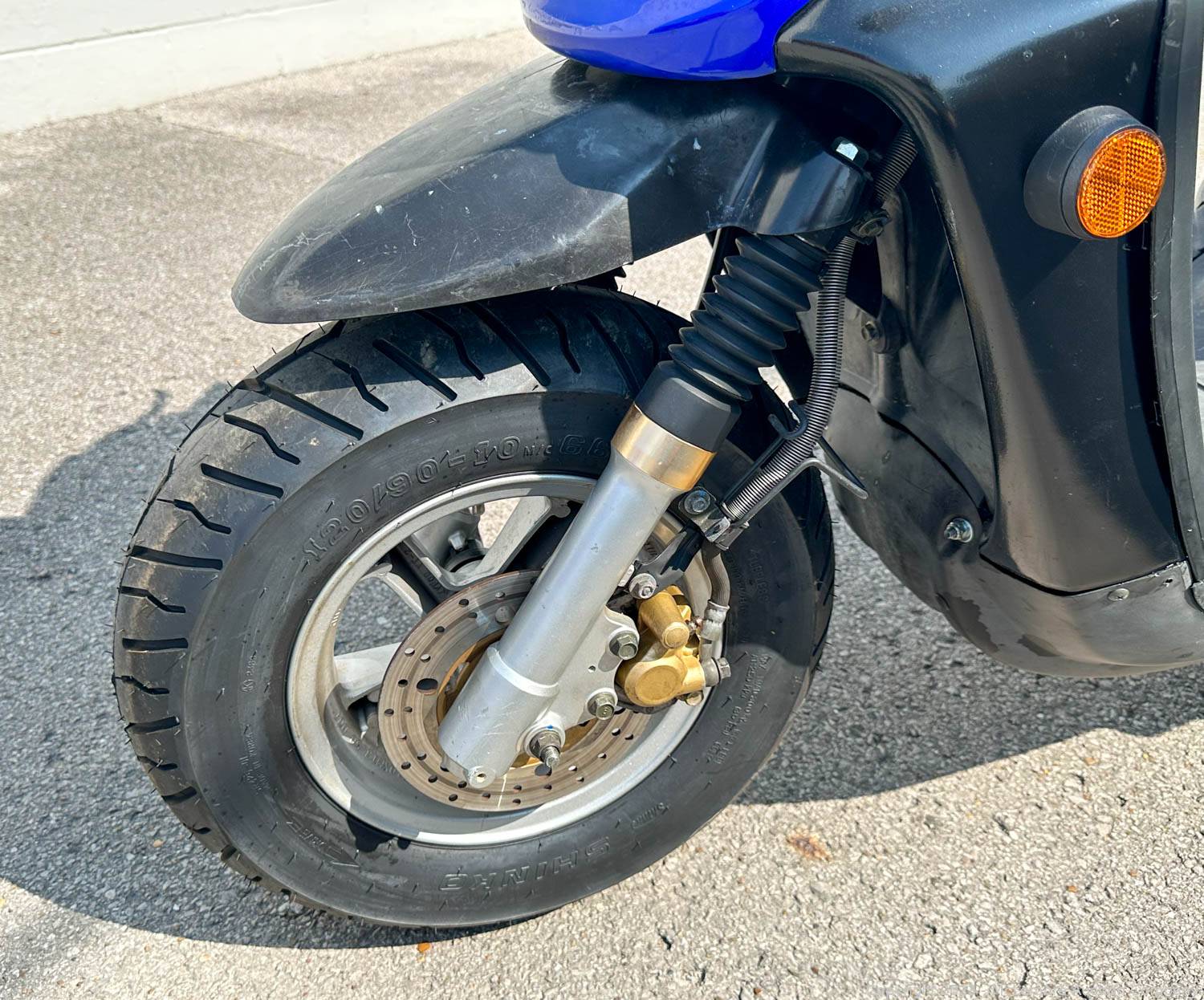 McLemore Auction Company Auction 2002 Yamaha Zuma 50cc Sport Scooter