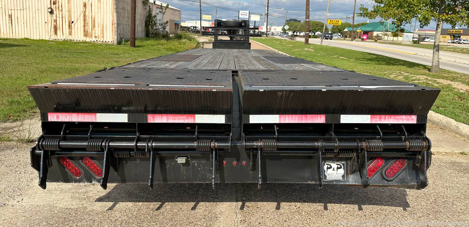 McLemore Auction Company Auction 59 Late Model Utility, Dump