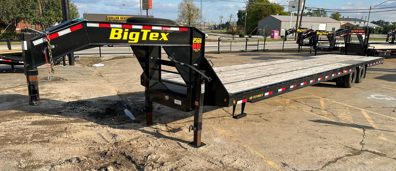 McLemore Auction Company Auction 59 Late Model Utility, Dump