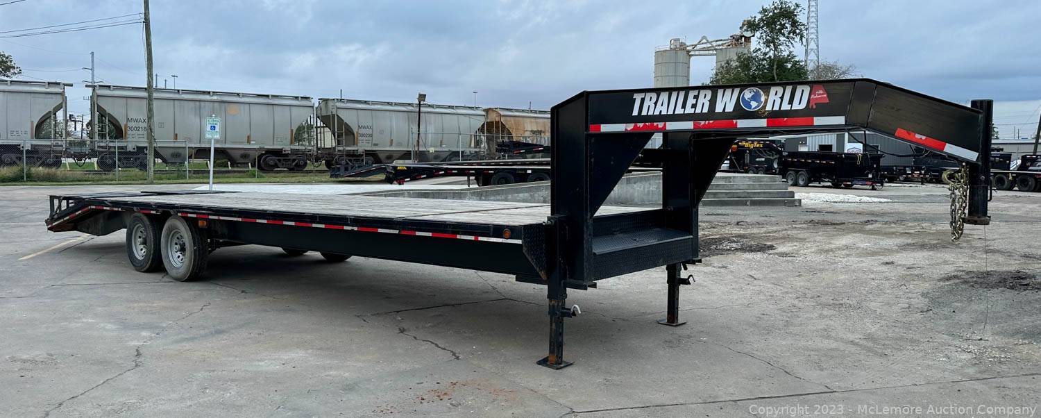 McLemore Auction Company Auction 59 Late Model Utility, Dump