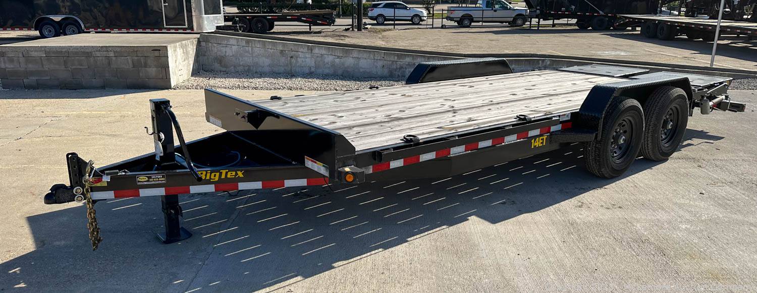 McLemore Auction Company Auction 59 Late Model Utility, Dump