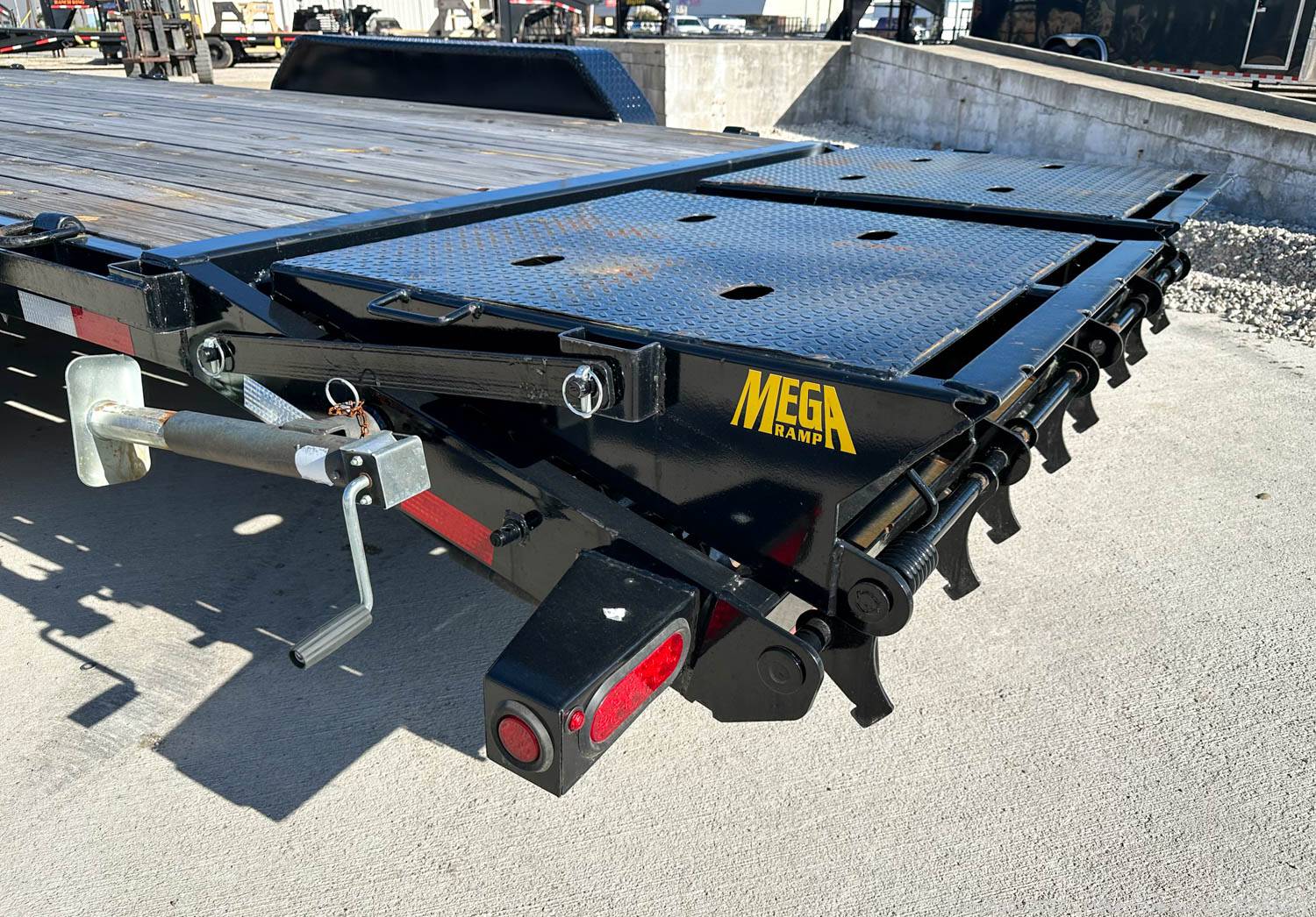 McLemore Auction Company Auction 59 Late Model Utility, Dump