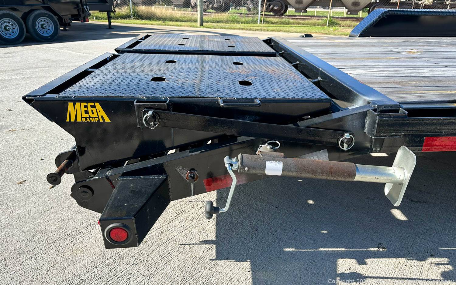 McLemore Auction Company Auction 59 Late Model Utility, Dump