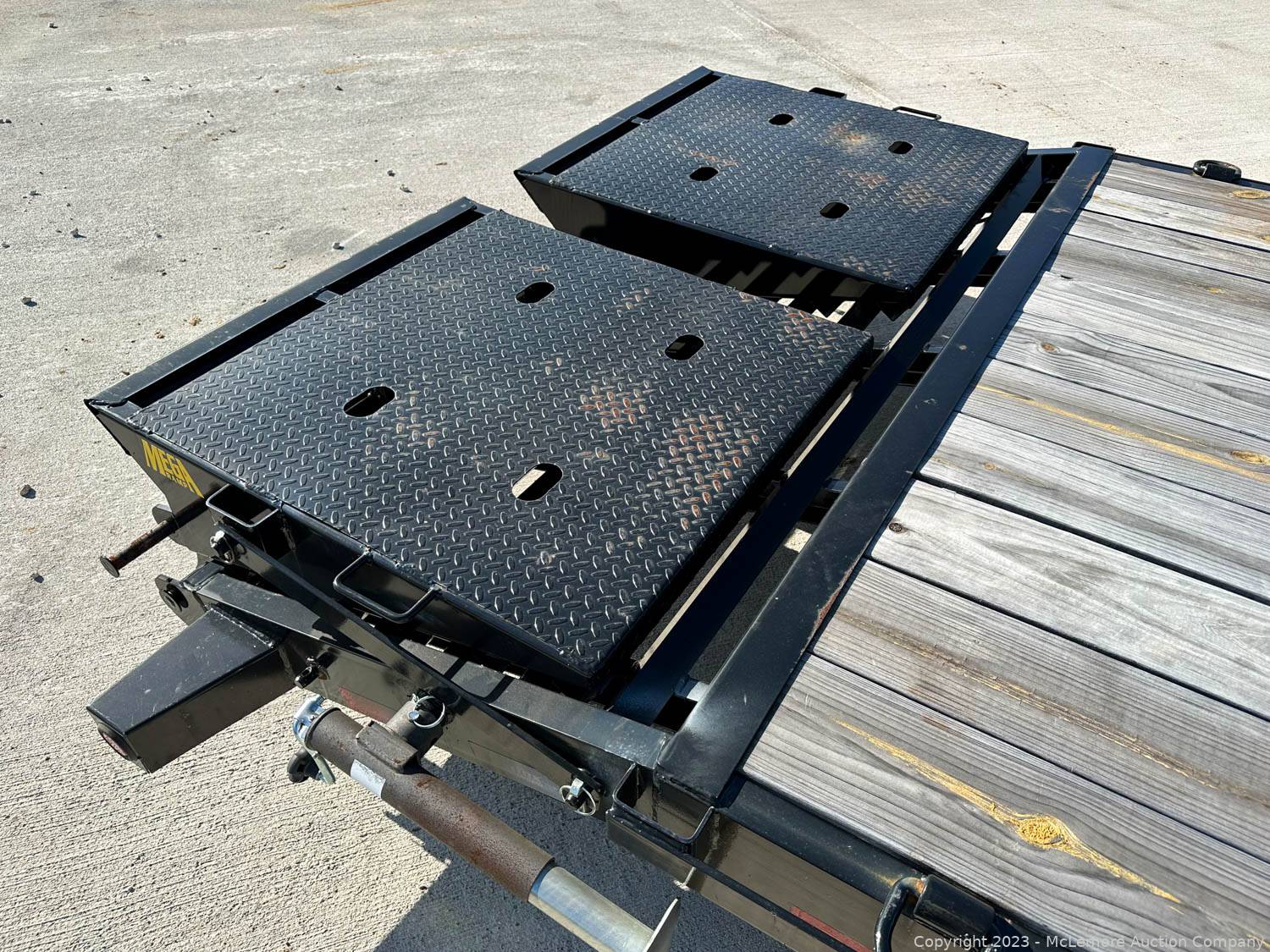 McLemore Auction Company Auction 59 Late Model Utility, Dump