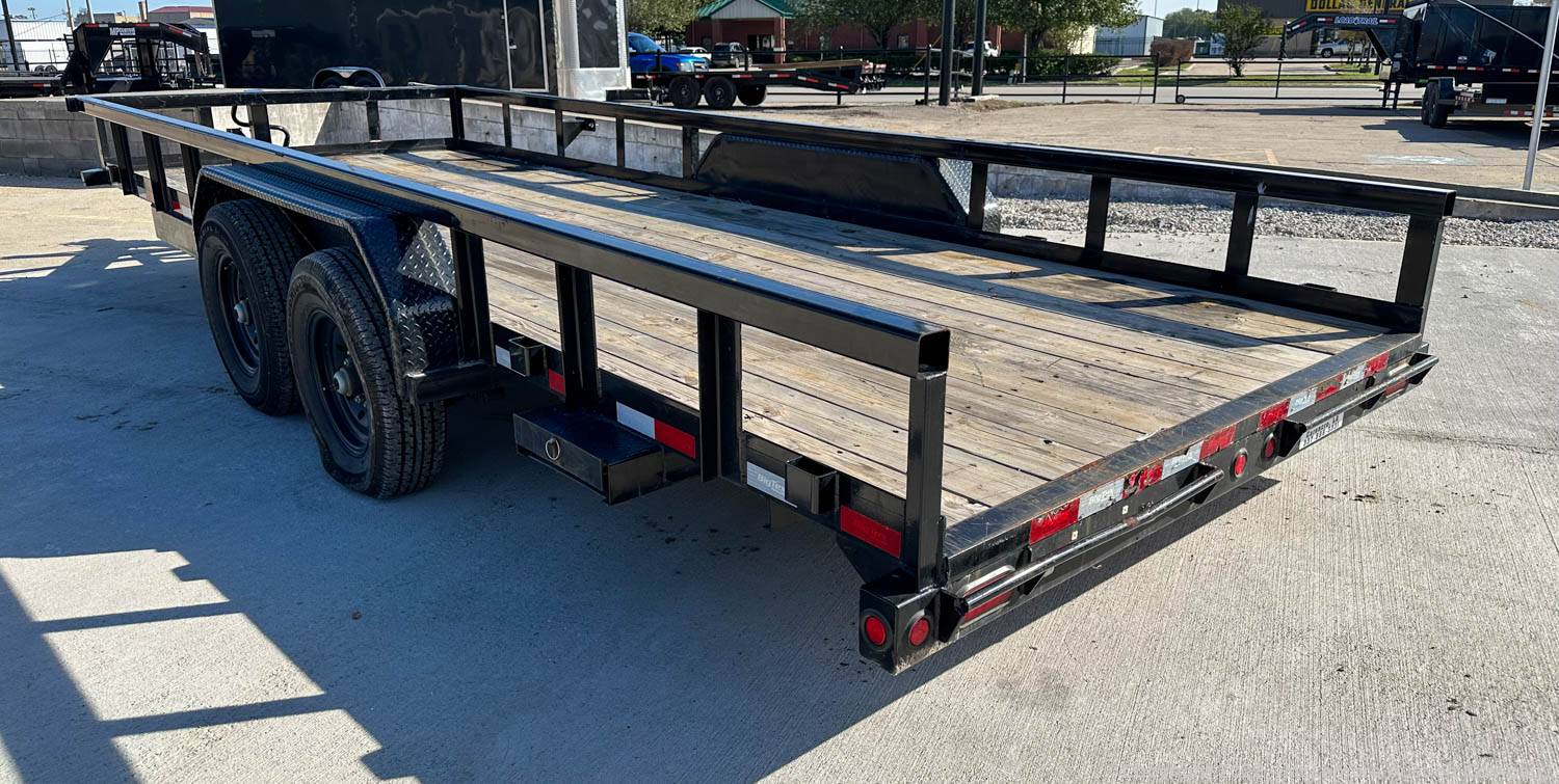 McLemore Auction Company Auction 59 Late Model Utility, Dump