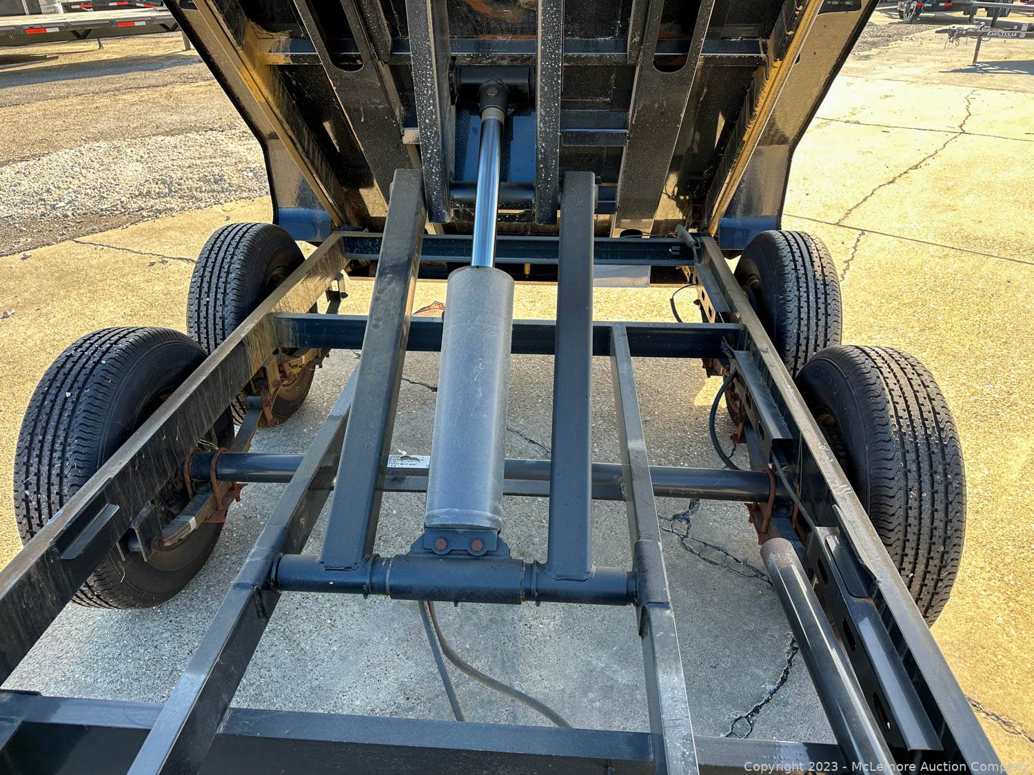 McLemore Auction Company Auction 59 Late Model Utility, Dump