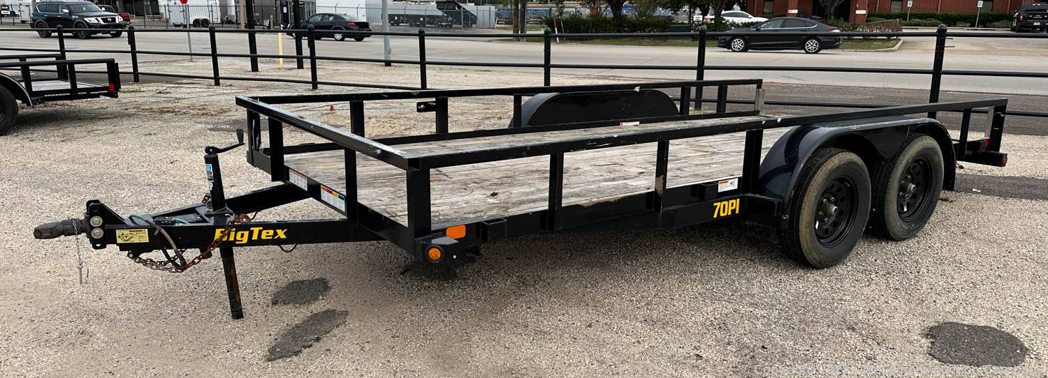 McLemore Auction Company Auction 59 Late Model Utility, Dump