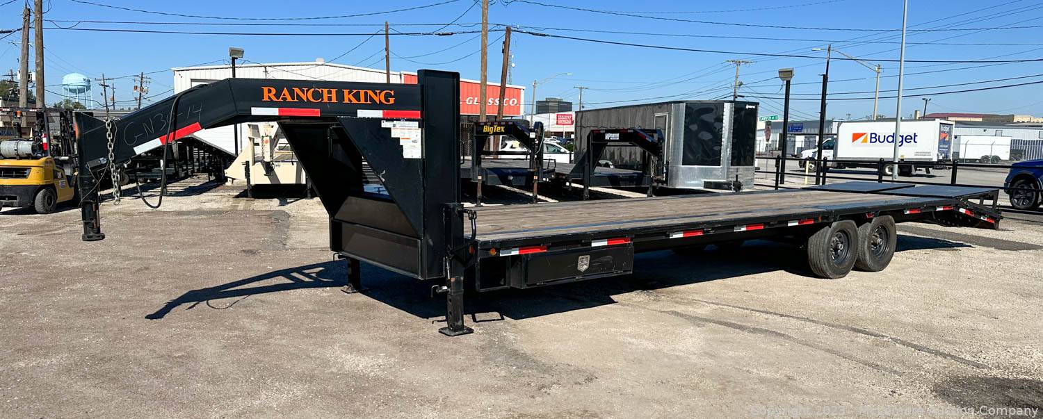 McLemore Auction Company Auction 59 Late Model Utility, Dump