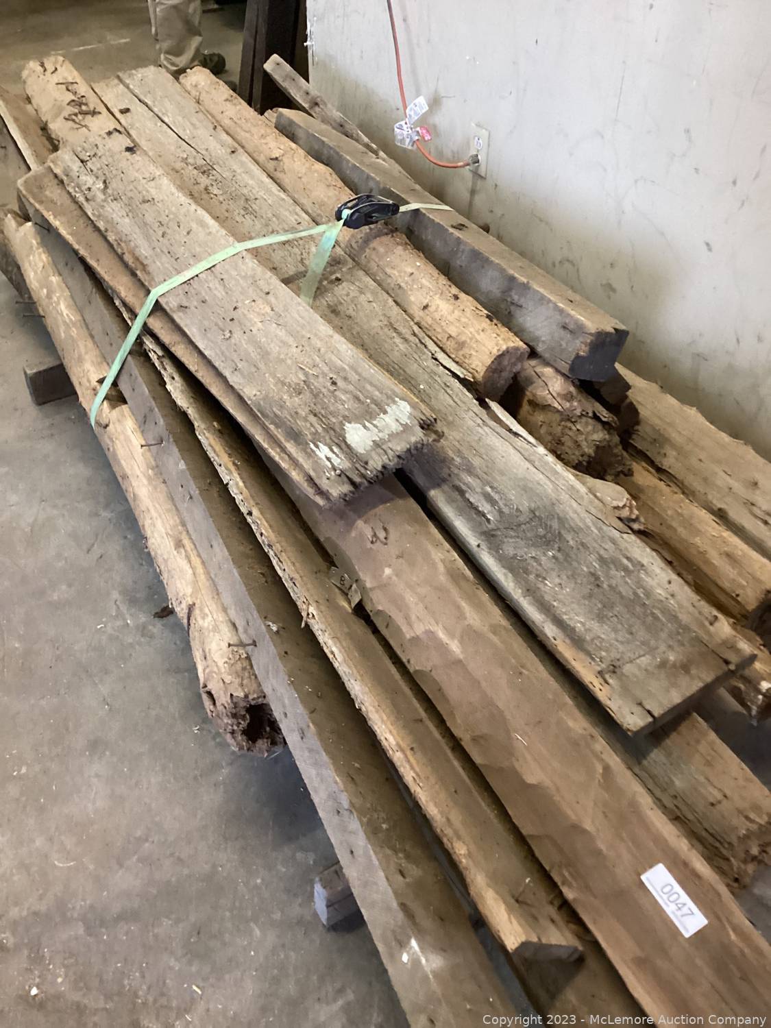 McLemore Auction Company Auction Artisan Wood & Furniture Sale