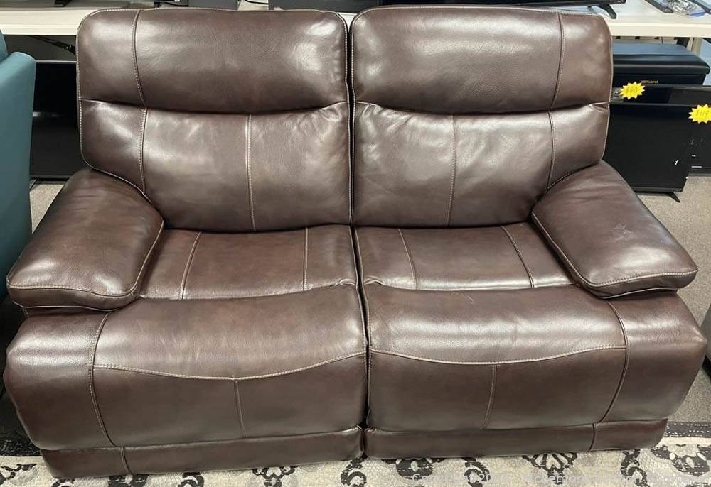 McLemore Auction Company Auction Thomasville and Raylin Sectionals