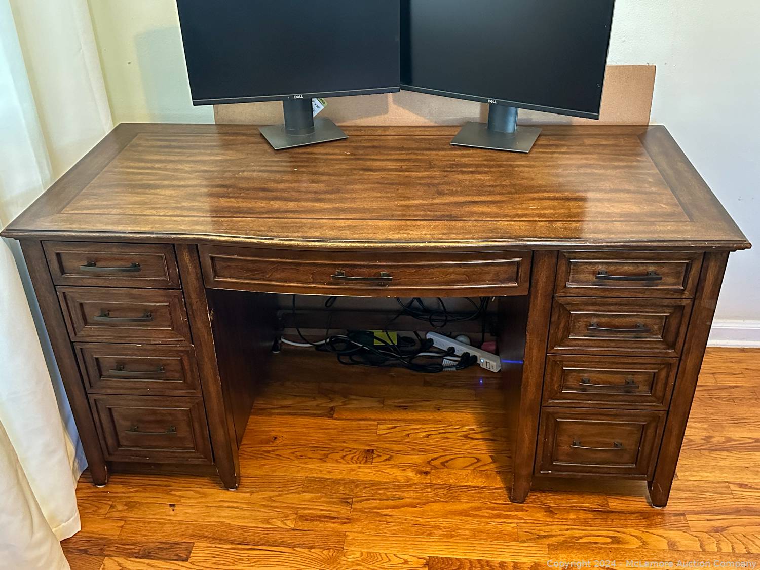 McLemore Auction Company Auction Home Essentials Sale Echelon Bike