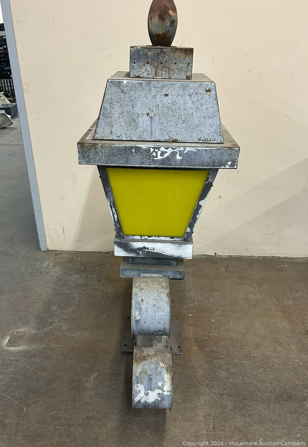 McLemore Auction Company Auction Nashville Warehouse Cleanout