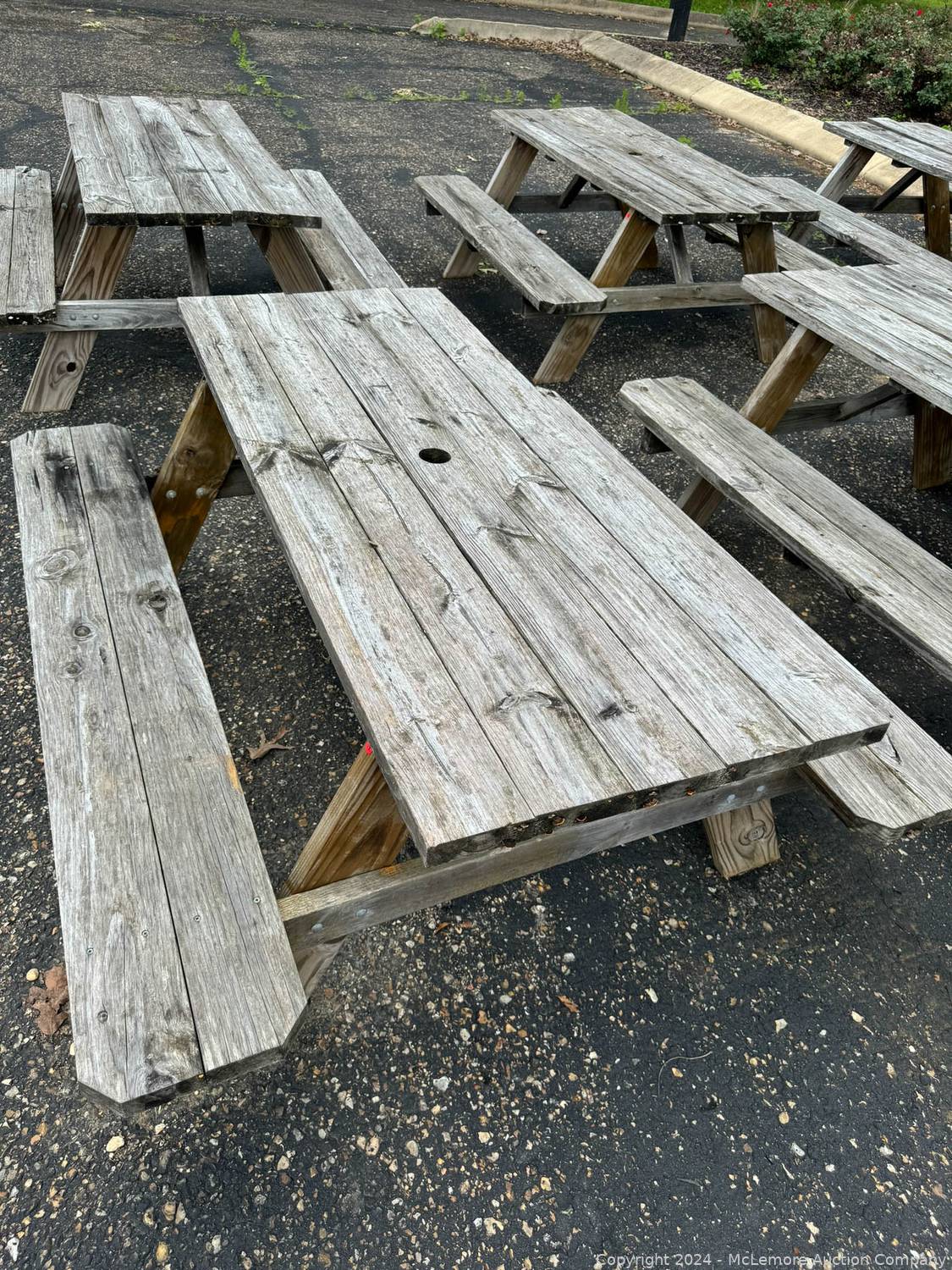 McLemore Auction Company Auction Commercial Grade Patio Tables