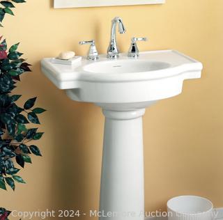 Retrospect 8-Inch Widespread Pedestal Sink Top and Leg Combination MSRP $392  Appears New in box