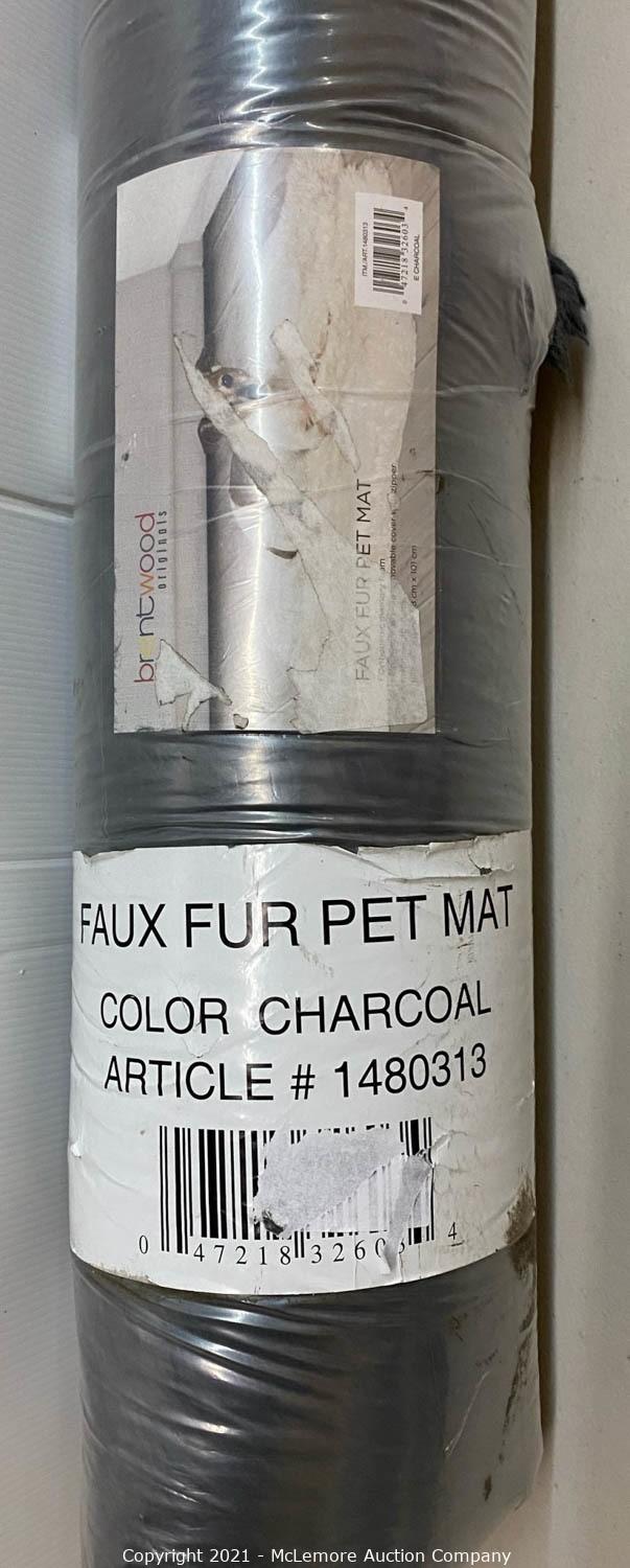 Brentwood Originals Faux Fur Pet Mat, Gray