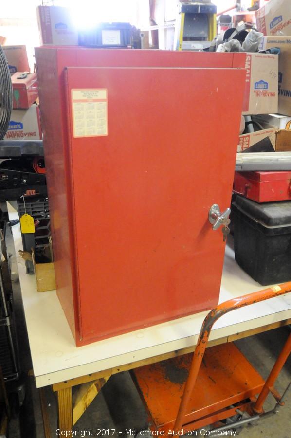 McLemore Auction Company Auction John Deere Tractor, Mowers, Lawn