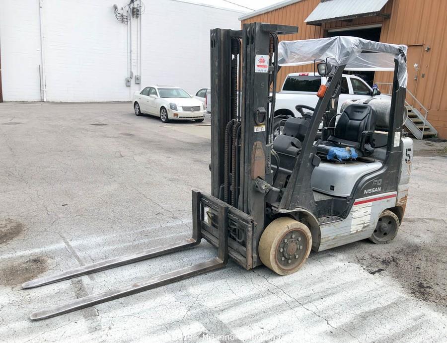 Mclemore Auction Company Auction Propane And Electric Forklifts Tools Industrial Equipment Furniture Packing Materials And Auto Parts Item Nissan Cp1f2a25lv Propane Forklift