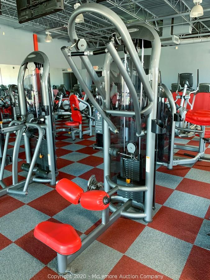 diverging lat pulldown machine
