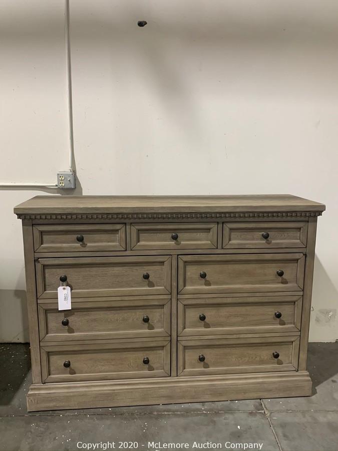 McLemore Auction Company Auction Large Quantity of Furniture from