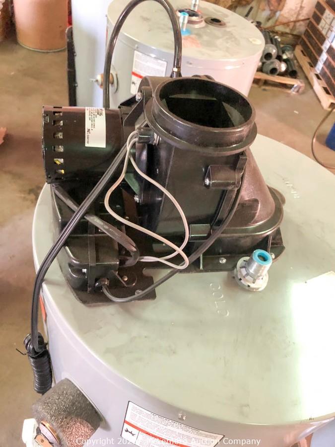 McLemore Auction Company Auction Ranges, Ovens, Microwaves, Lighting